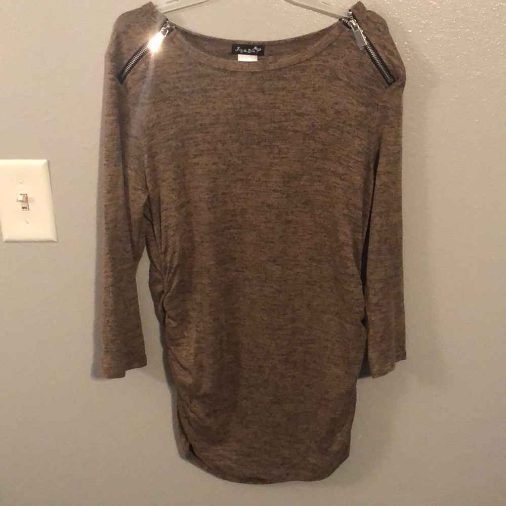 Long flowy fancy top